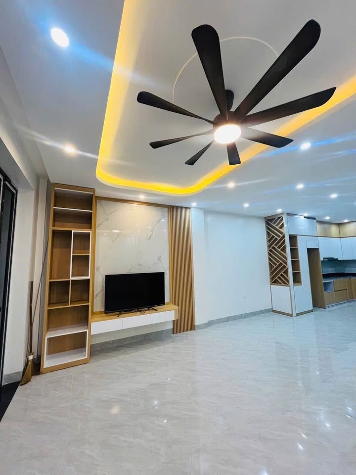 Nhà 2 tầng kiểu biệt thự phường Hưng Thành 69m² giá 2 tỷ - Sẵn sàng vào ở!