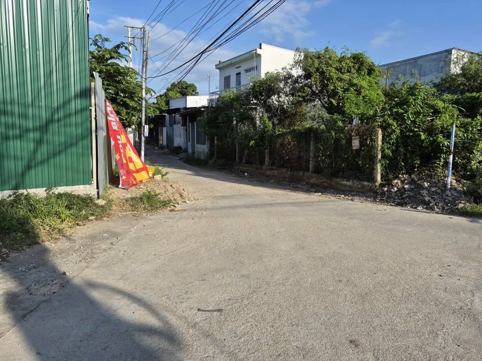 Đất nền lô góc 2 mặt tiền đường Hòn Thơm, 61m² giá 1.1 tỷ - Tiềm năng đầu tư lớn!