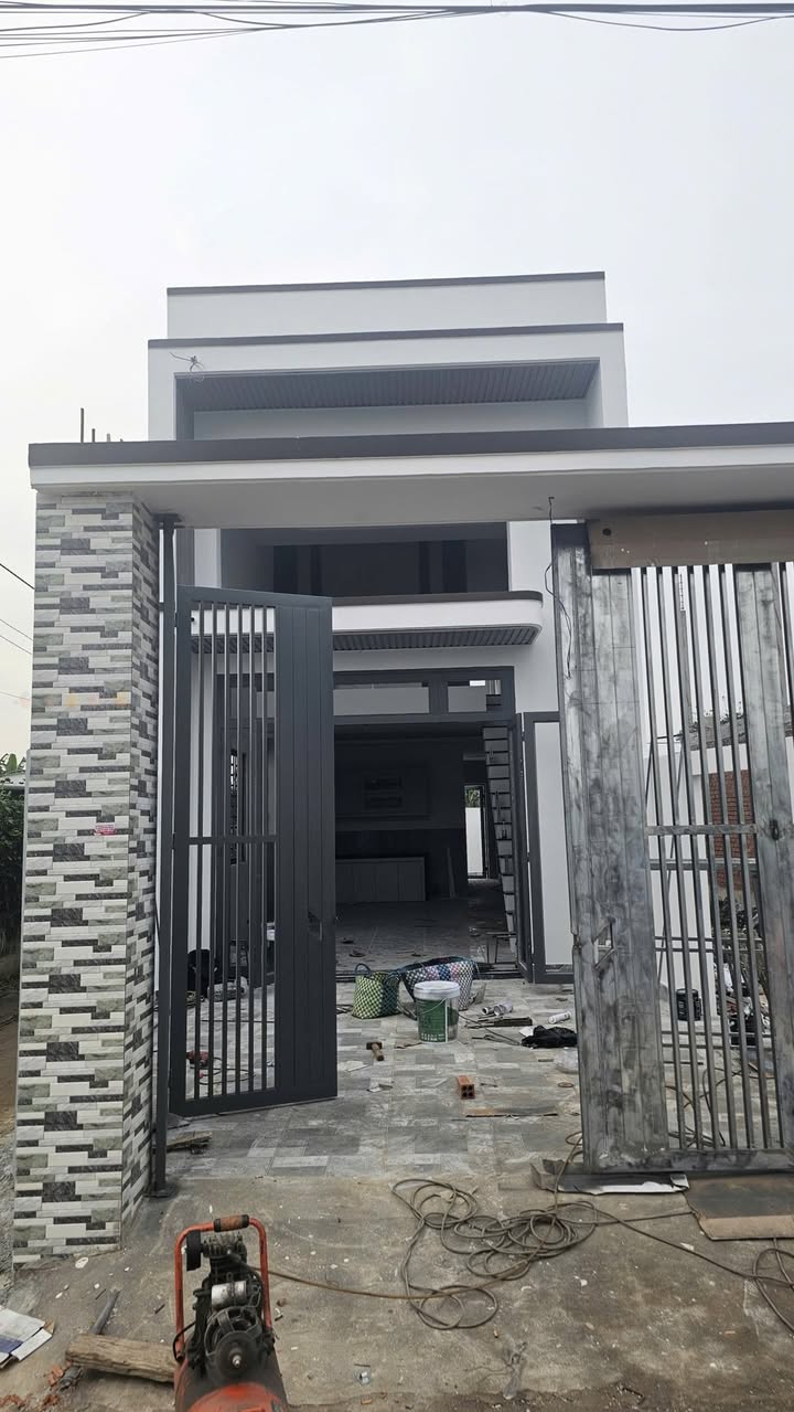 Nhà góc 95m² mặt tiền Hương Lộ 9 giá chỉ 1.98 tỷ - Cơ hội đầu tư tuyệt vời!