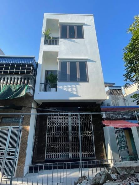 Nhà 3 tầng ngõ Phù Nghĩa, TP Nam Định 46m² giá 2.65 tỷ - Vị trí thuận lợi gần trường và chợ!