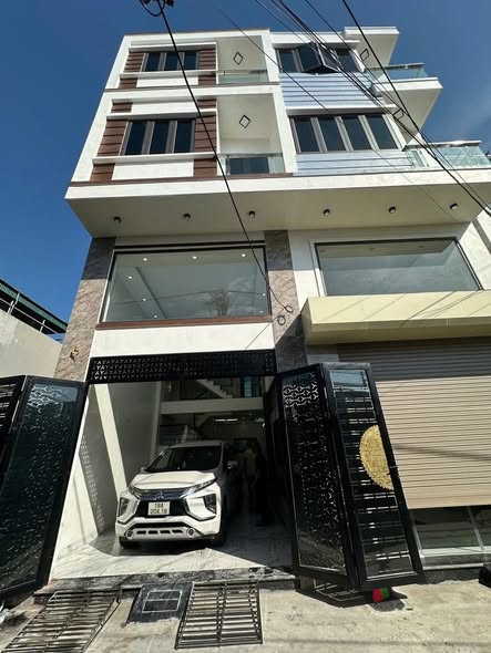 Nhà 4 tầng ngõ Văn Cao 50m² giá 2.95 tỷ - Ô tô vào tận nhà!