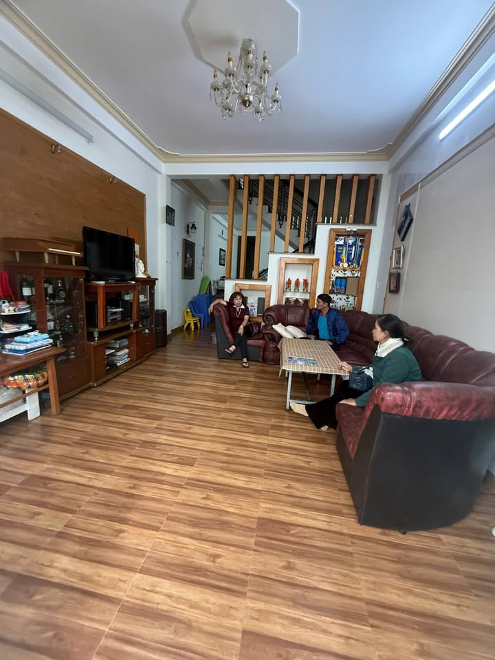 Nhà phố Đà Lạt 93m² giá 5.8 tỷ - Sổ hồng riêng, thiết kế hiện đại