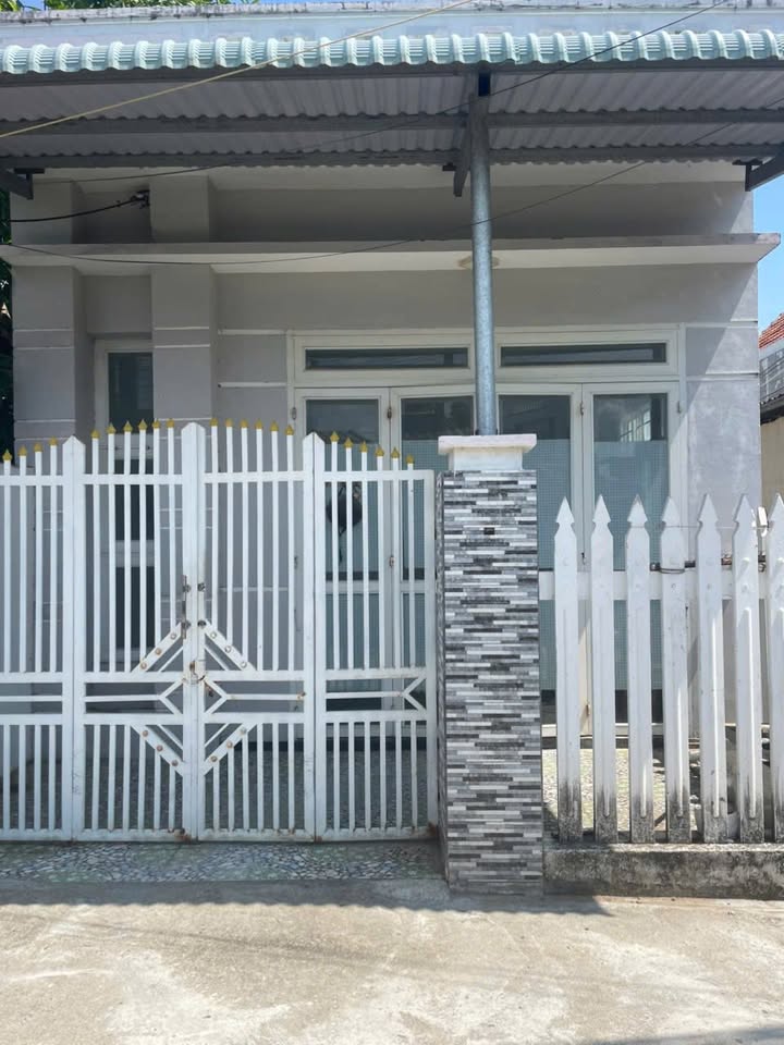 Nhà cấp 4 hẻm Nguyễn Hữu Thọ 100m² giá 1 tỷ - Đầu tư lý tưởng ngay hôm nay!