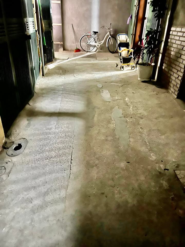 Nhà phố Tân Mai 20m² giá 2.7 tỷ - Dân xây chắc chắn, ngõ nông!