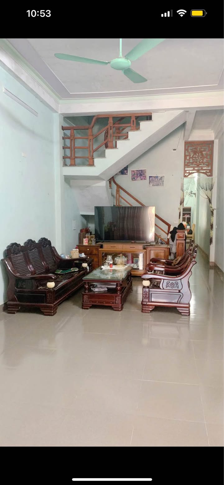 Nhà 3 tầng mặt đường Hàm Nghi, 100m² giá 4 tỷ - Kinh doanh sầm uất!