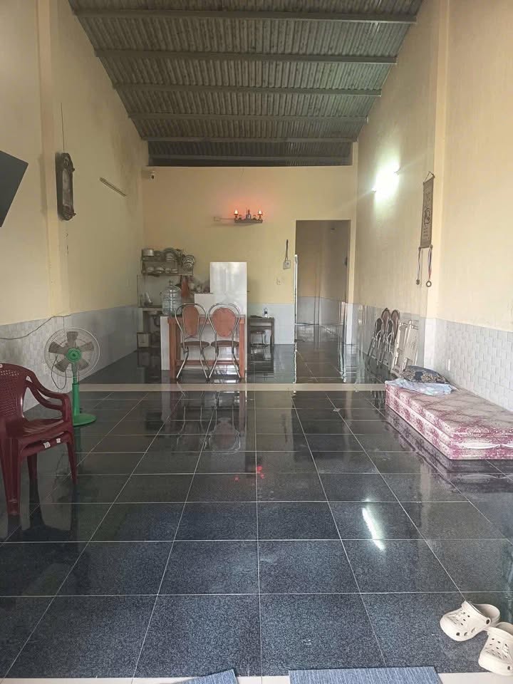 Nhà cấp 4 2 tầng tại Hoàng Văn Thái, Đà Nẵng 85m² giá 2.79 tỷ - Tiện ích đầy đủ, ô tô đậu trước cửa!