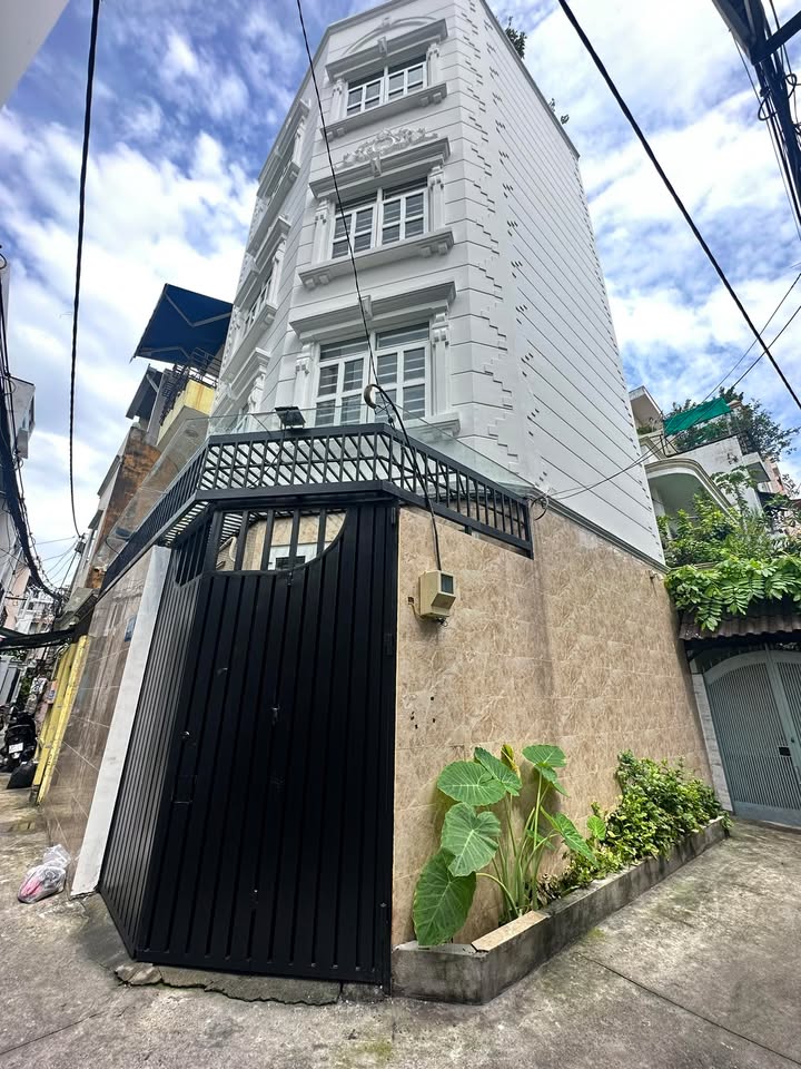 Nhà 2 mặt hẻm ô tô Bùi Đình Túy 40m² giá 7.2 tỷ - An ninh, dân trí cao!