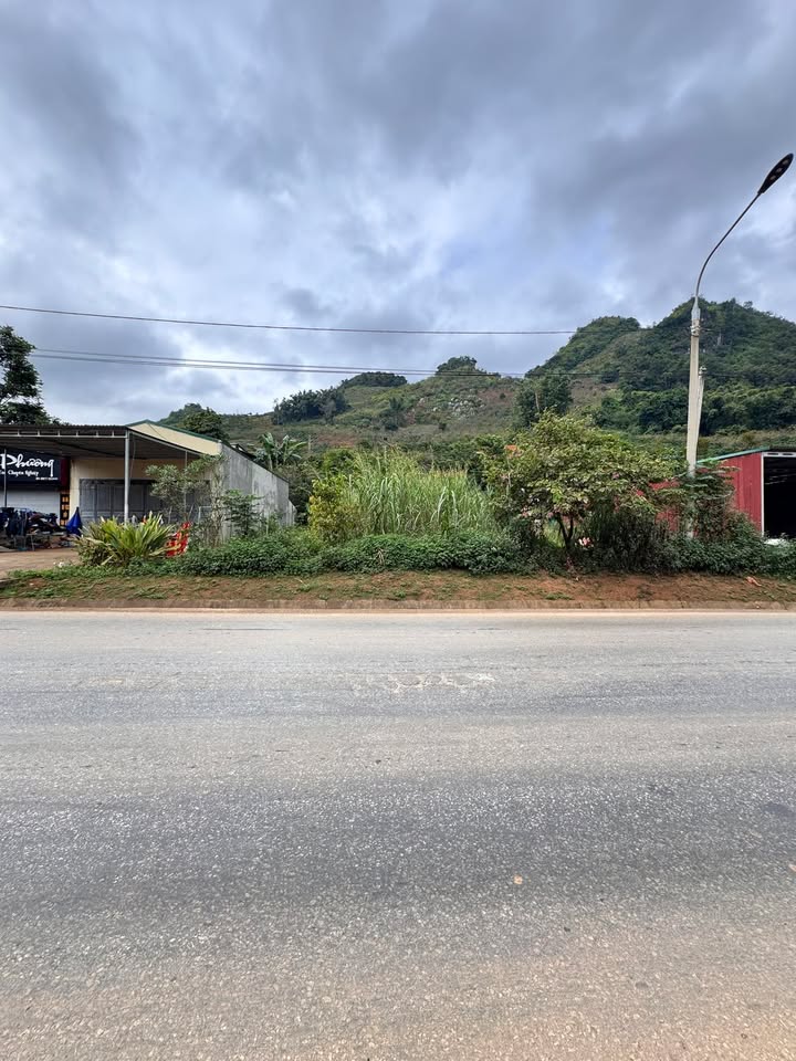 Đất thổ cư tại Bản Hôm, Xã Chiềng Cọ, Sơn La 300m² giá 1.1 tỷ - Đầu tư sinh lời hấp dẫn!