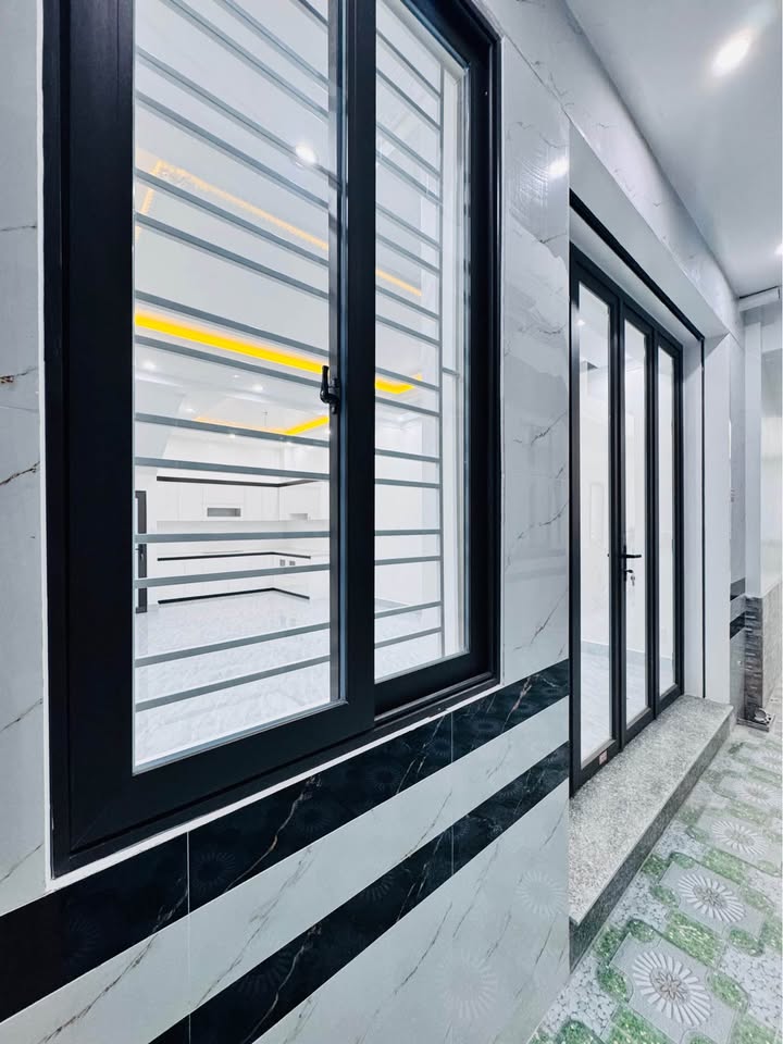 Bán nhà phố Đông Hải 1, Hải Phòng 40m² giá 2.55 tỷ - Ô tô đỗ cửa, phong thủy tốt!