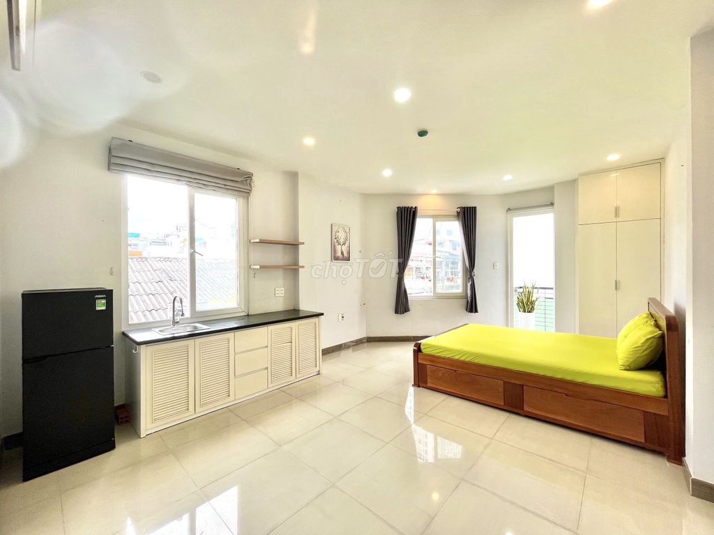 Phòng đẹp ban công Xô Viết Nghệ Tĩnh gần Hàng Xanh 35m² giá 5.2 triệu - Nội thất đầy đủ!