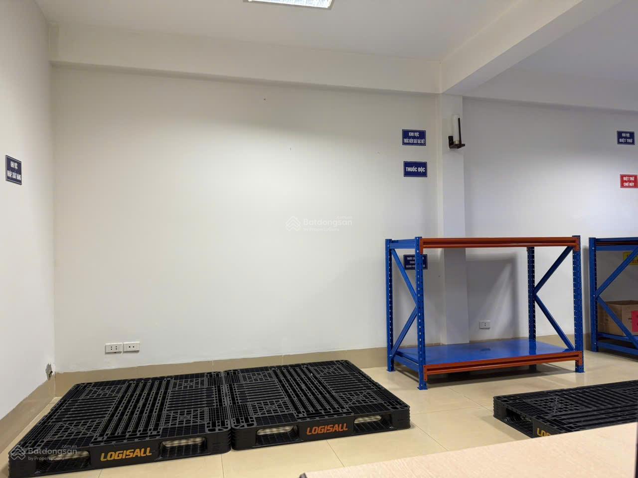 Văn phòng cho thuê 33m² tại 105 Hoàng Văn Thái - Giá chỉ 5 triệu/tháng!