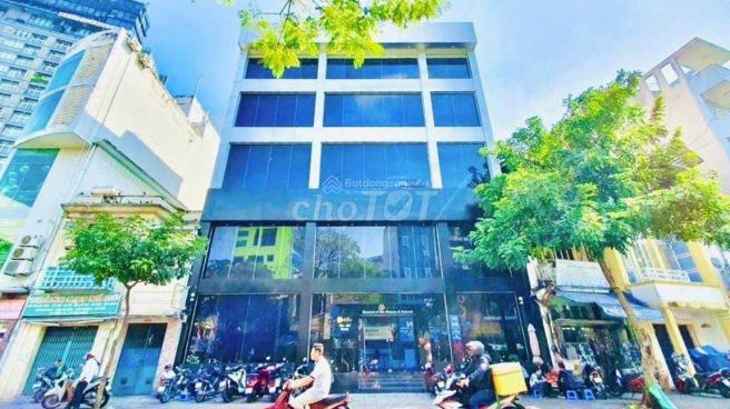 Nhà góc 2 mặt tiền Trần Cao Vân - Đa Kao, Quận 1, Diện tích 1500m², Giá 180 triệu/tháng - Vị trí đắc địa cho kinh doanh!