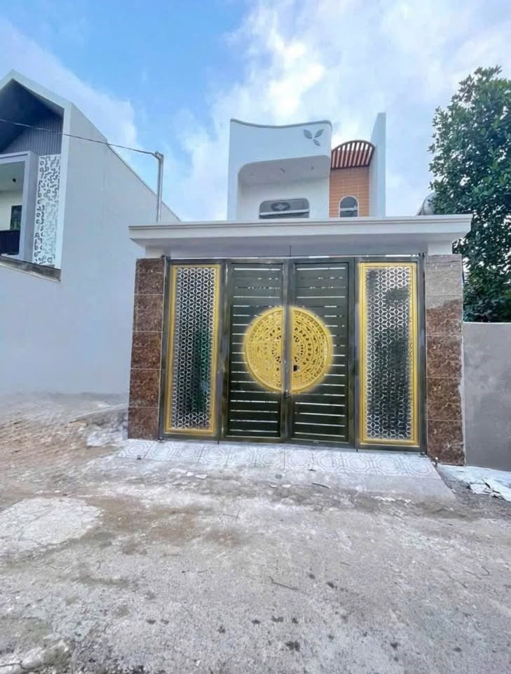 Nhà 1 trệt 1 lầu Trảng Dài 100m² giá chỉ 700 triệu - Tặng nội thất đầy đủ!