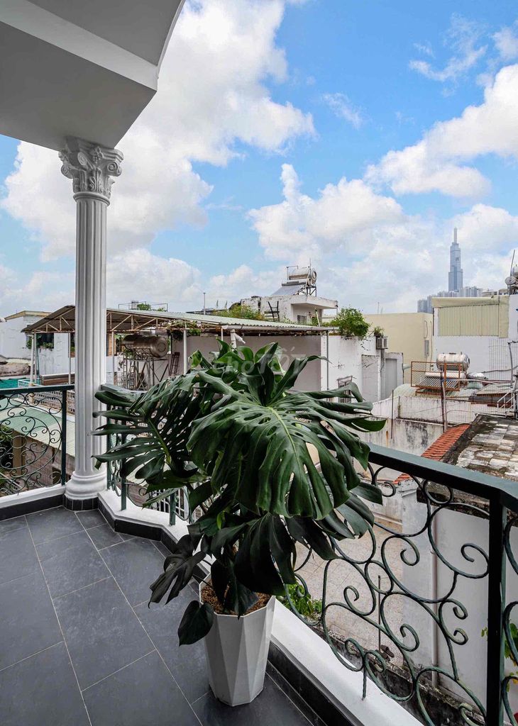 Căn hộ 1PN 35m² gần cầu Thị Nghè - Nội thất cao cấp, an ninh tốt!