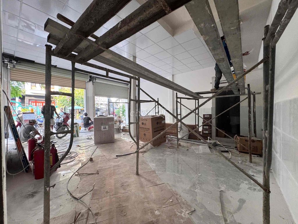 MBKD 90m² đường Tân Hương, Quận Tân Phú - Kinh doanh thuận lợi!