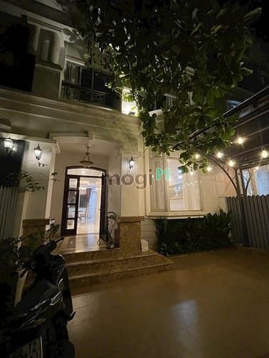 Biệt thự Nam Viên Phú Mỹ Hưng, quận 7 - 250m² giá 50 triệu - Nhà mới 100%