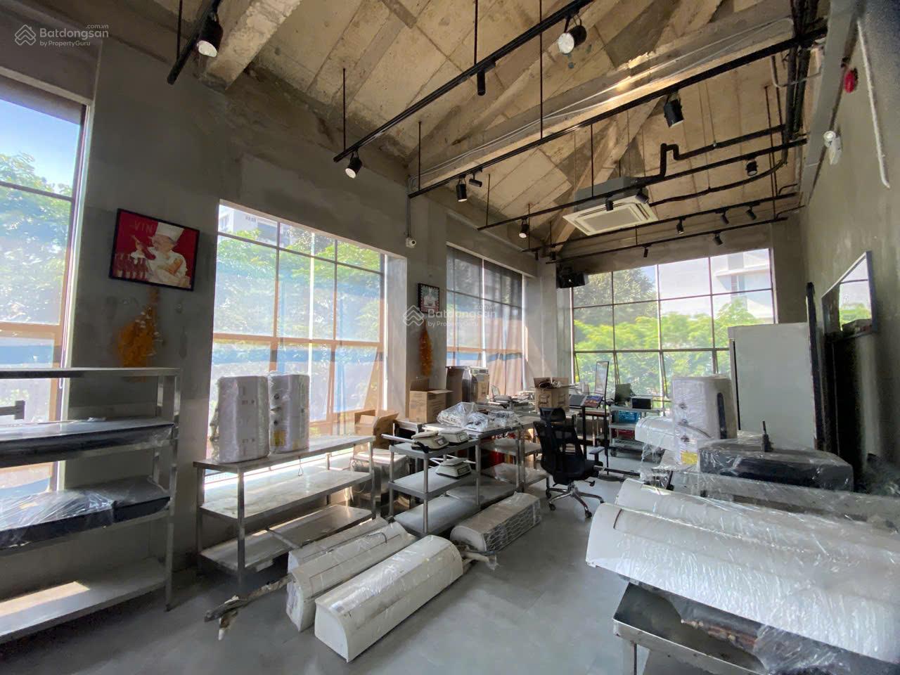 Cho thuê văn phòng tại Phú Mỹ Hưng, Quận 7, 120m² giá 60 triệu - Vị trí đắc địa, không gian sáng!