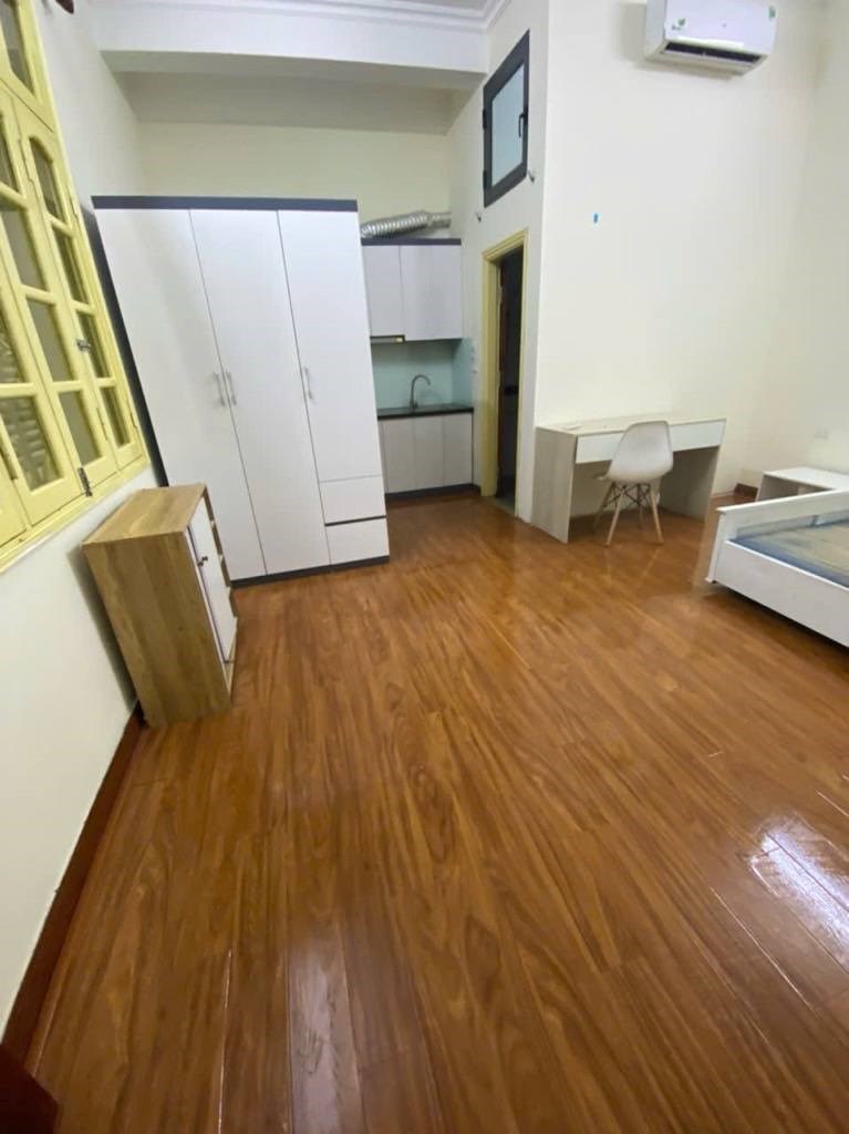 Nhà lô góc 85m² tại Giải Phóng, Hai Bà Trưng - Giá 19 tỷ, sổ đỏ chính chủ!