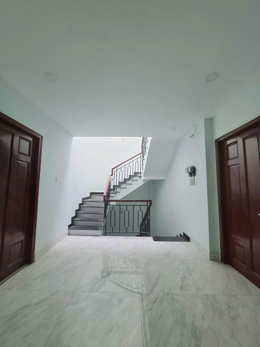 Nhà hẻm xe hơi Cách Mạng Tháng Tám Quận 3, 91m² chỉ 14 tỷ - Sẵn sàng vào ở!