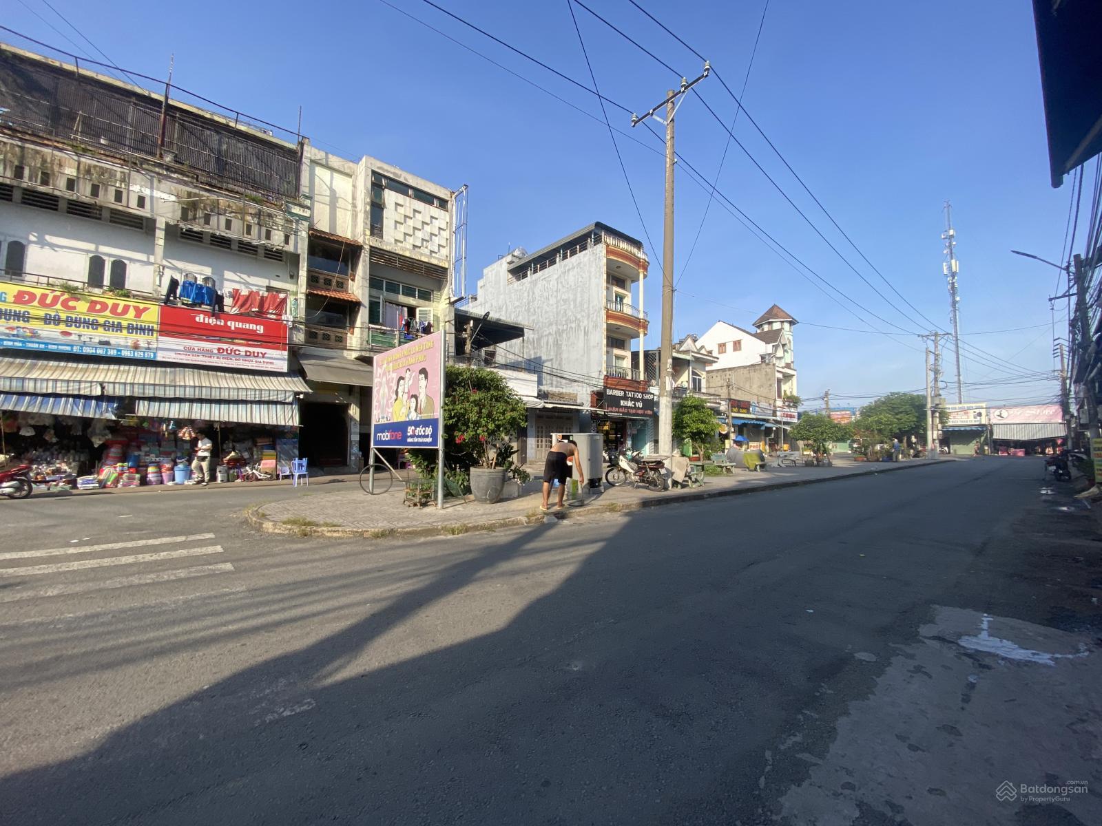 Cho Thuê Căn Góc 2 Mặt Tiền 450m² 4 Tầng Ngay Trung Tâm Chợ Đêm Bình Đáng - Giá Siêu Tốt!