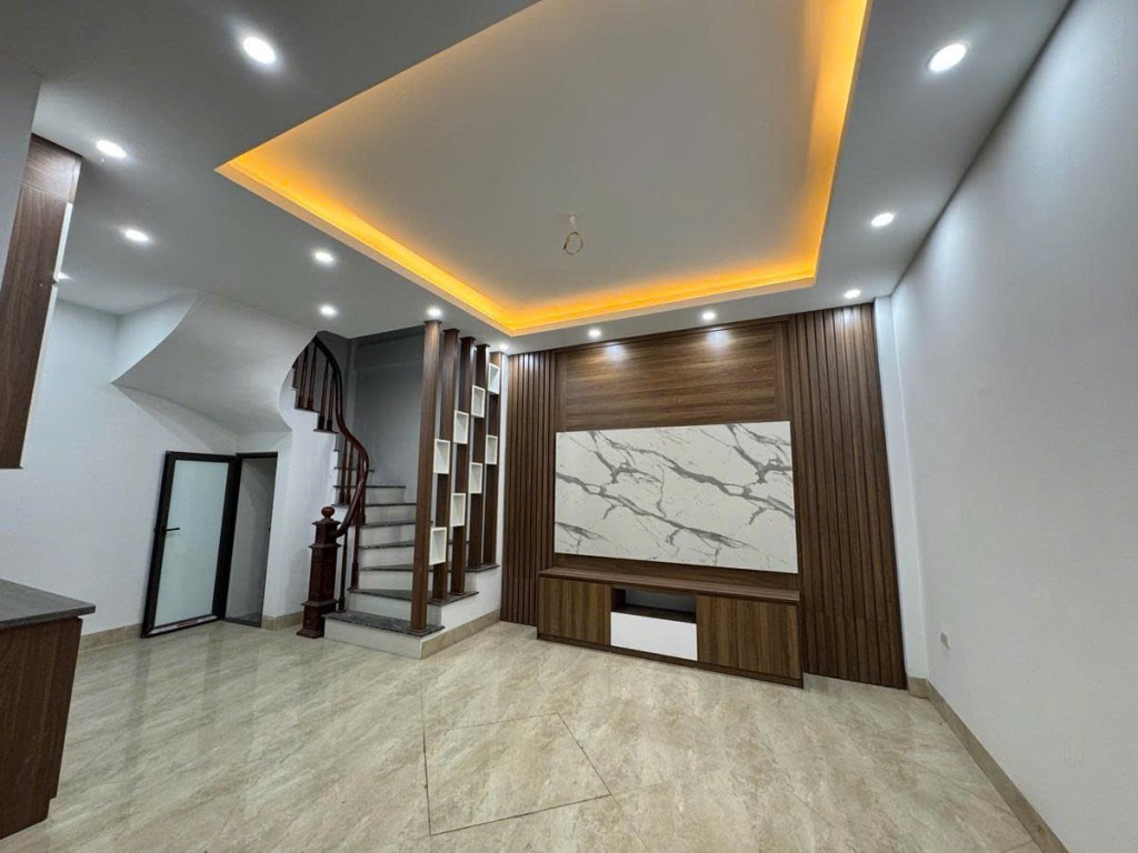 Nhà mặt phố Văn Chương Đống Đa 72m² giá 29 tỷ - Lô góc hai mặt thoáng, kinh doanh thuận lợi!