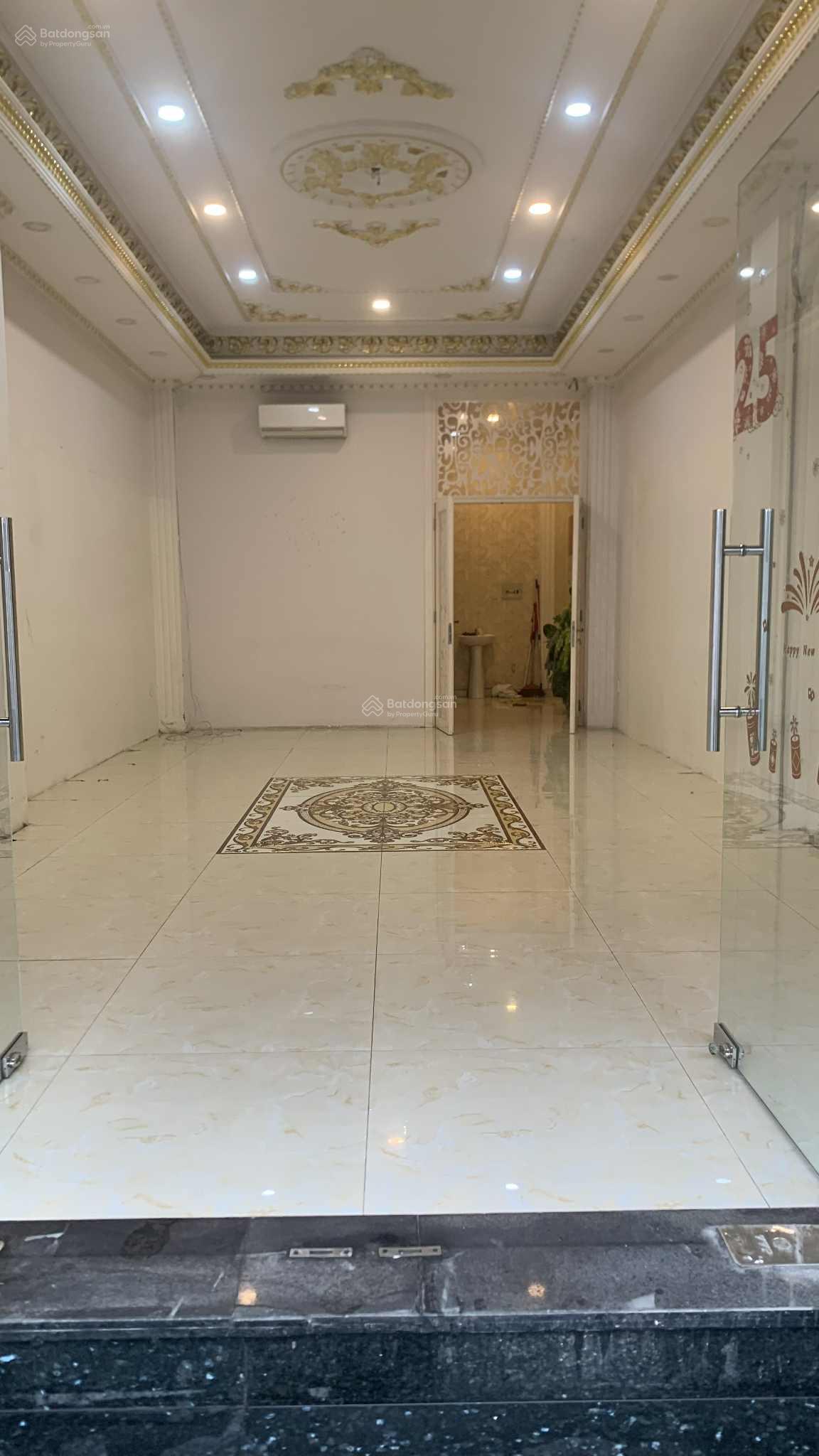 Nhà cho thuê nguyên căn góc 380 Hai Bà Trưng, Tân Định, Quận 1 - Thích hợp đa ngành nghề!