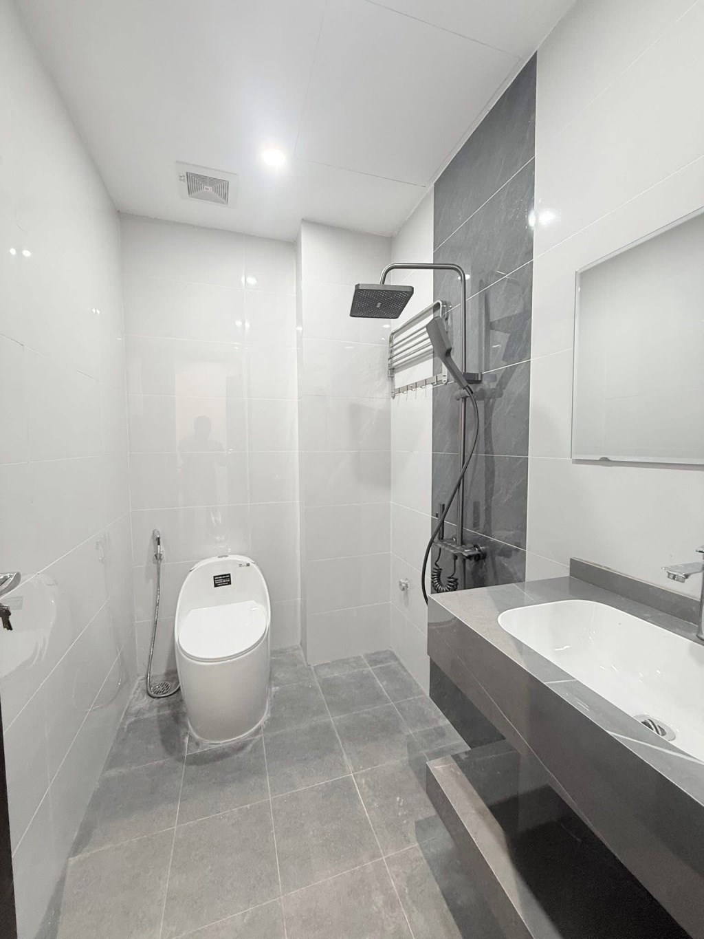 Nhà đẹp Xuân La, Tây Hồ 40m² giá 9.9 tỷ - Ô tô đỗ cổng, thang máy tiện nghi!