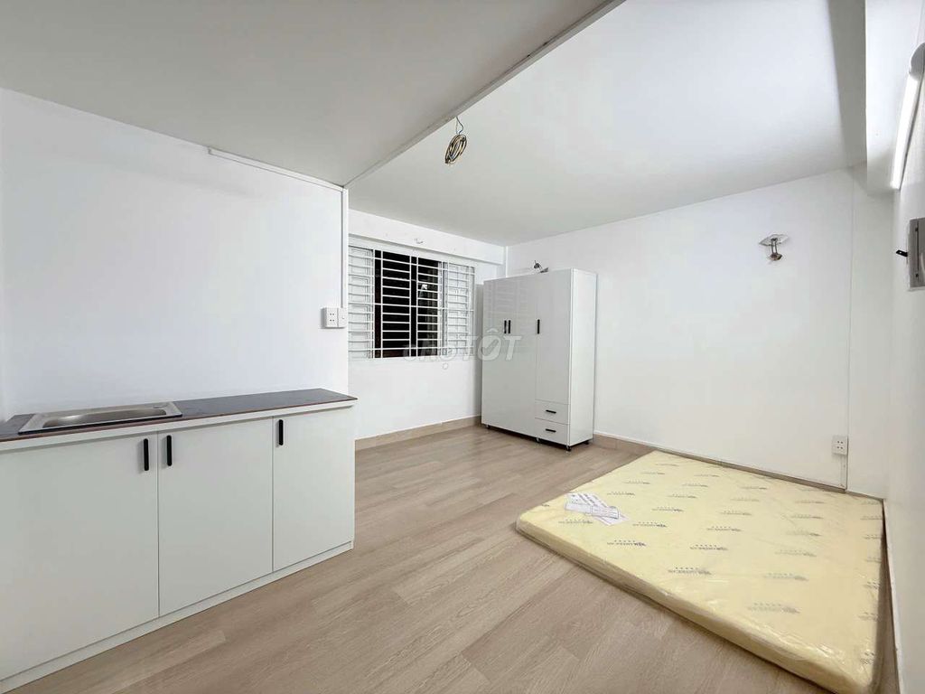 Căn hộ dịch vụ Nguyễn Tri Phương 20m² giá 4.5 triệu - Full nội thất, thoáng đãng!