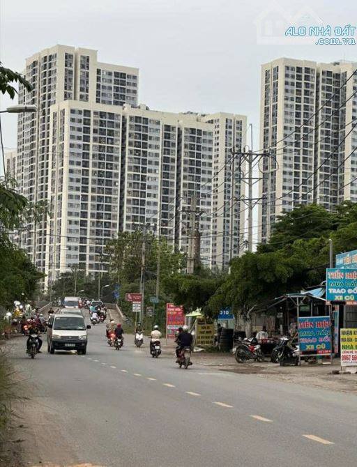 Nhà 3 tầng đường Nguyễn Xiển, Thủ Đức 140m² giá 6.8 tỷ - Sổ hồng riêng, thương lượng!