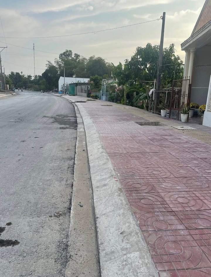 Nhà mặt tiền đường Nguyễn Văn Nhung, Phường Phước Hậu, 5 triệu/tháng - Cơ hội thuê hấp dẫn!