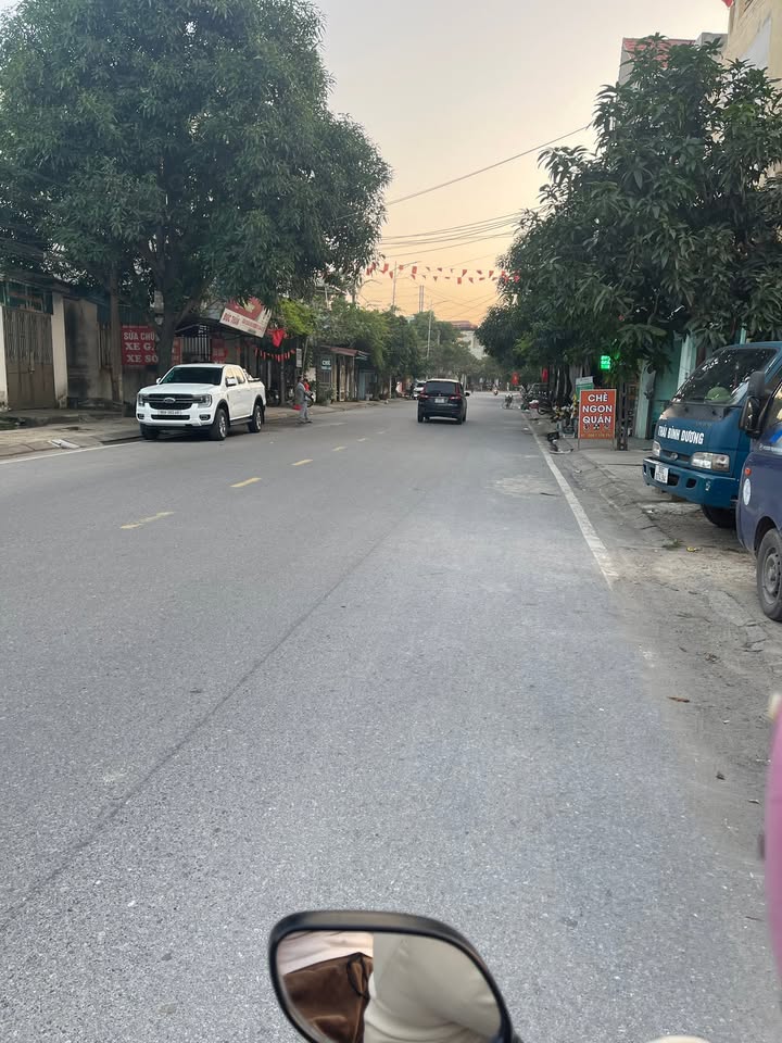 FrontHouse mặt đường Trần Hưng Đạo Phủ Lý 100m² - Kinh doanh sầm uất, giá thỏa thuận!