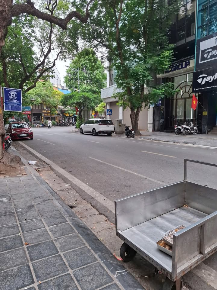 FrontHouse đường Thi Sách Hai Bà Trưng 108m² giá 54 tỷ - Vỉa hè rộng rãi, đầu tư sinh lời!