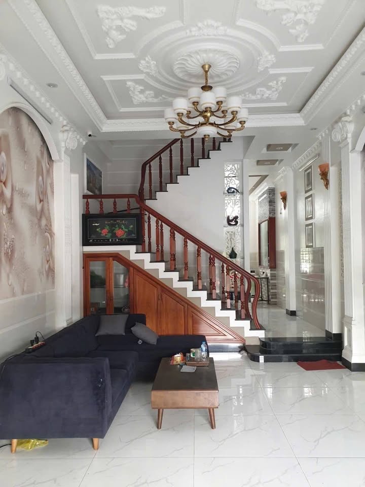 Nhà đẹp 1 trệt 2 lầu Đường B5, KDC Hưng Phú 1 - Cái Răng, 67.5m² giá 5.3 tỷ - Sẵn sàng vào ở!