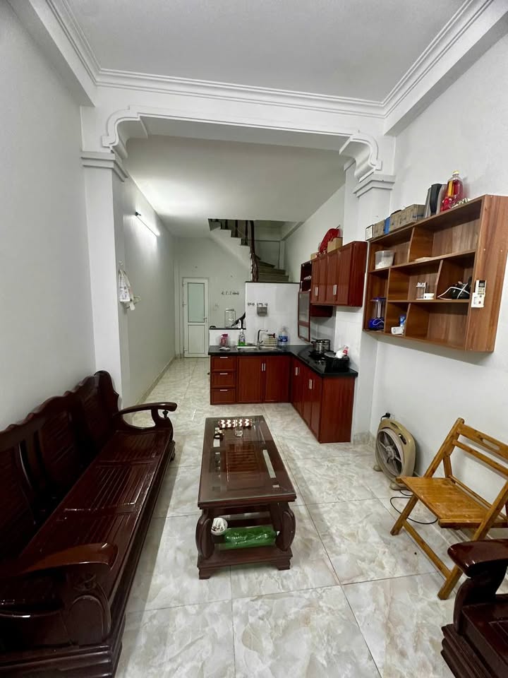 Nhà phố Tân Mai Hoàng Mai 50m² giá 5 tỷ - Ô tô chạy vòng quanh thoải mái!