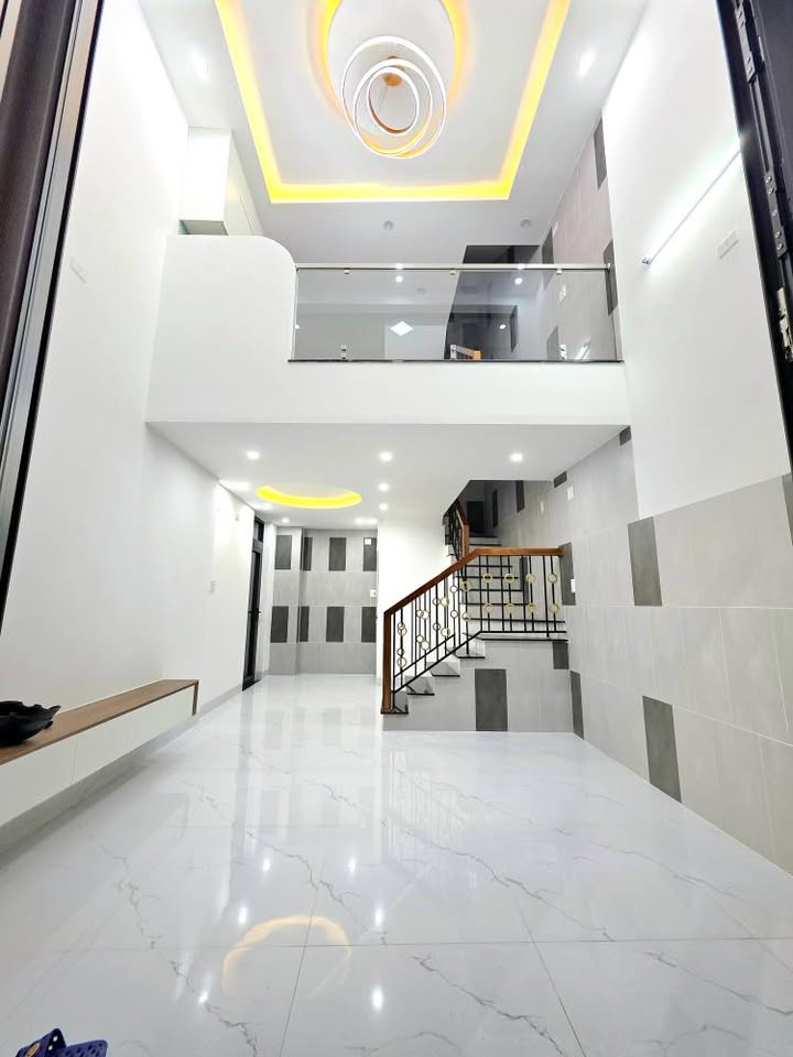 Nhà 3,5 mê Ôm Góc Hẻm 4m Ngô Mây Quy Nhơn giá 3 tỷ - Gần chợ và biển!