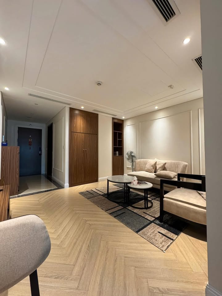 Căn hộ Watermark 395 Lạc Long Quân 54m² giá 6.5 tỷ - Tầng cao, đầy đủ nội thất!