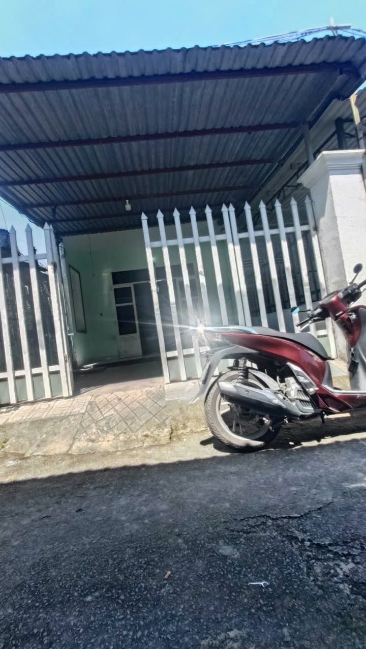 Nhà cấp 4 Tân Uyên 160m² giá 2.2 tỷ - Sổ hồng chính chủ, cần bán gấp!