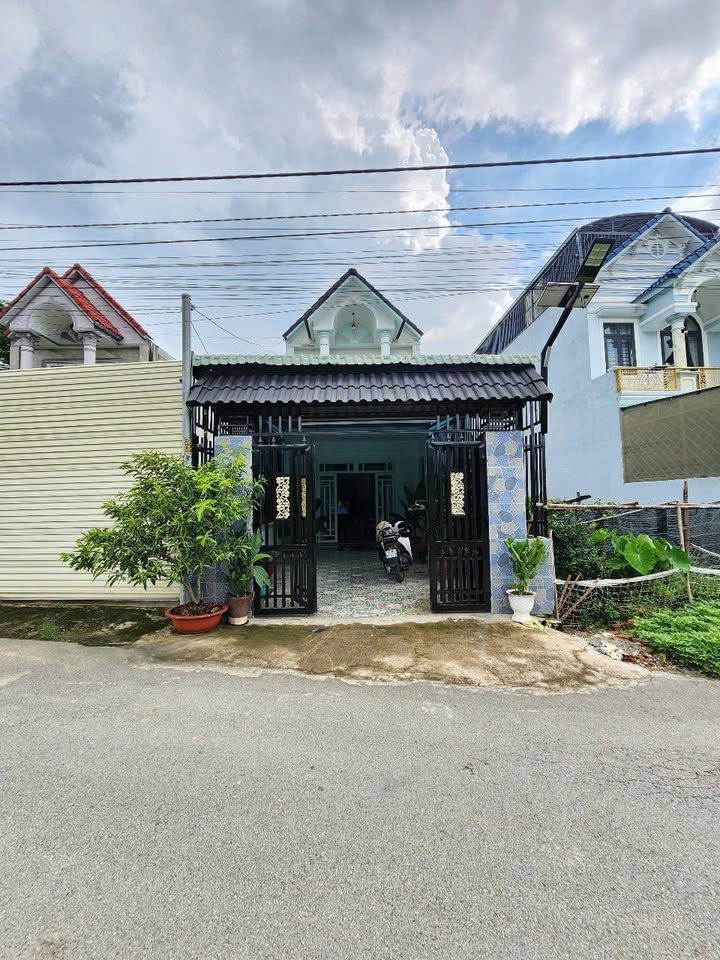 Nhà phố Tân Phước Khánh 124,6m² giá 2,9 tỷ - Sân ô tô, 3 phòng ngủ