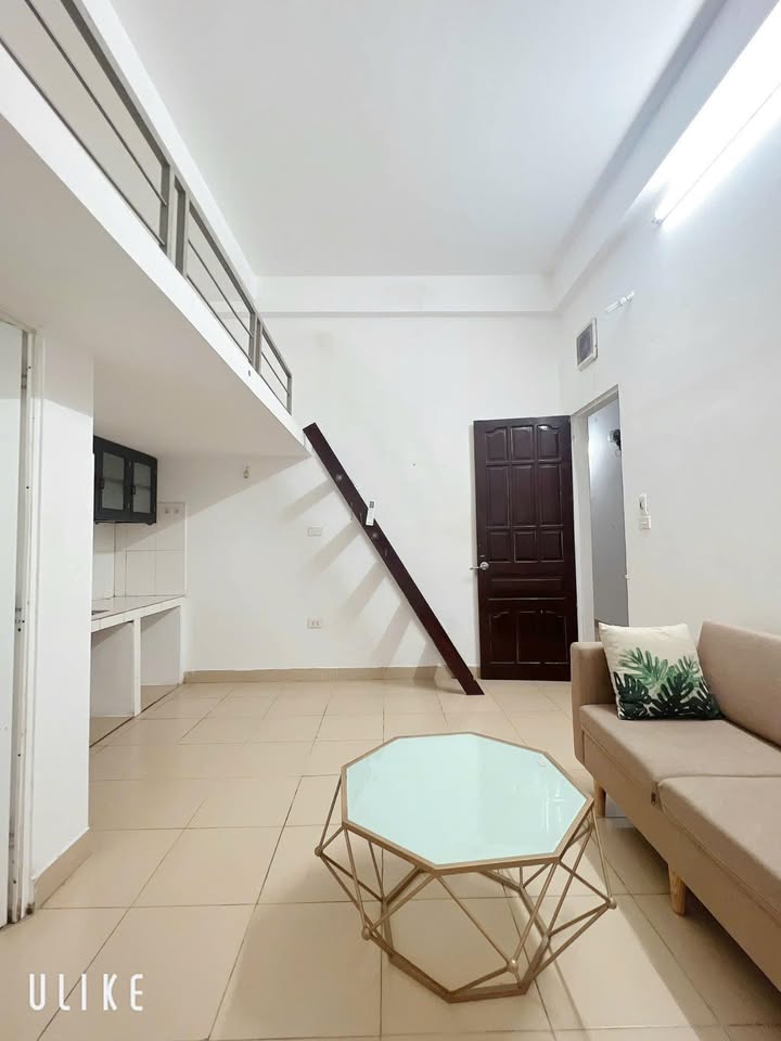 Phòng cho thuê tại Nguyễn Khánh Toàn 25m² giá 3.5 triệu - Tiện nghi đầy đủ, tự do giờ giấc!