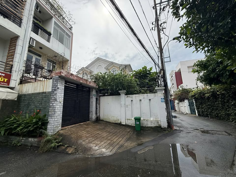 Nhà mặt tiền đường 42, Thảo Điền 83.6m² giá 23 tỷ - Chính chủ bán gấp!