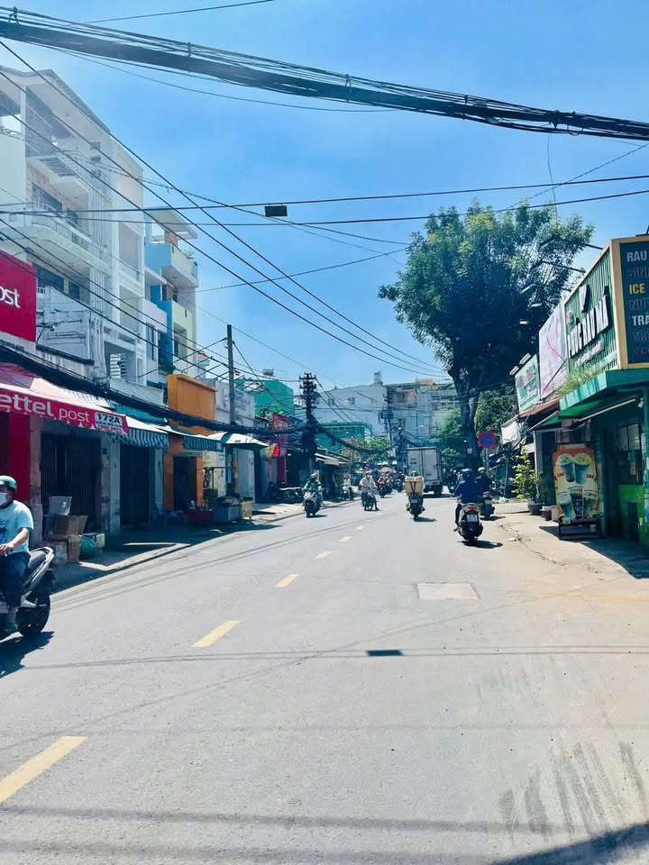 Nhà mặt tiền kinh doanh đường Lạc Long Quân, quận 11, 90.5m² giá 15.99 tỷ - Cơ hội đầu tư hấp dẫn!