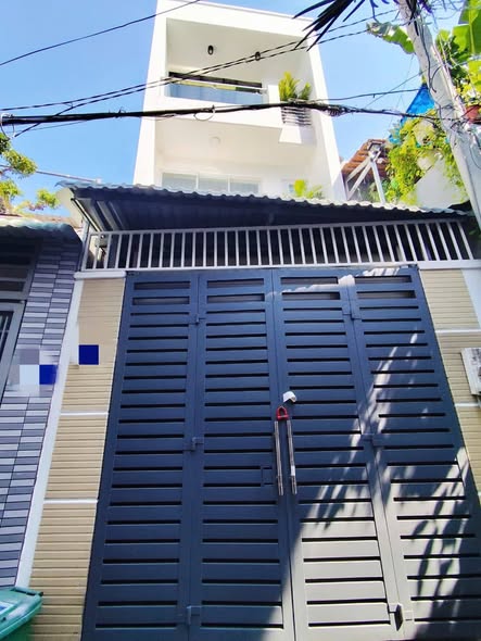 Nhà 3 tầng Tân Chánh Hiệp 59m² giá 5.2 tỷ - Nội thất cao cấp, vào ở ngay!