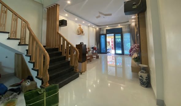 Nhà 2 tầng tại Phường Hàm Rồng, Thanh Hóa 75m² giá 4 tỷ - Thiết kế hiện đại, đầy đủ tiện nghi!