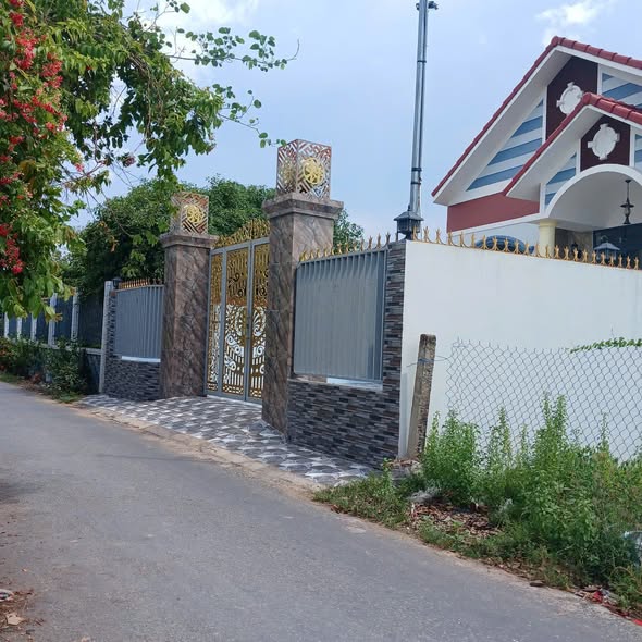 Nhà mái thái đẹp tại Vĩnh Công, Châu Thành, 230m² giá 2.7 tỷ - Chính chủ bán gấp!