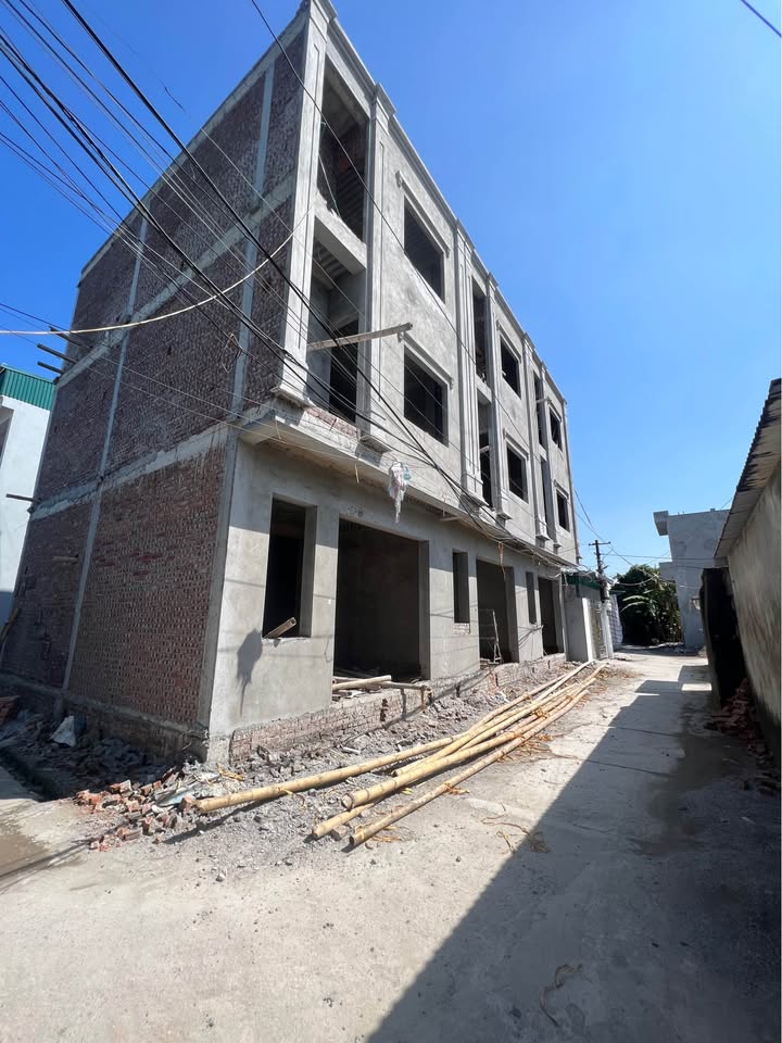 Nhà phố 3 tầng tại phường Quảng Thịnh, 50m² - Mặt tiền 5m, ô tô đỗ cửa!