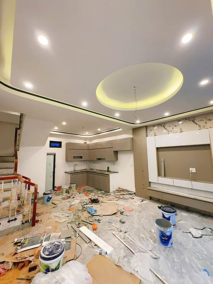 Nhà 3 tầng Kỳ Bá, TP. Thái Bình 41m² giá 2 tỷ - Thiết kế hợp lý, gần trung tâm!