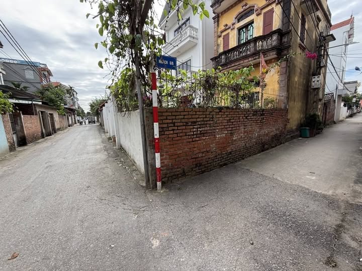 Đất nền Lệ Chi Gia Lâm 40m² giá 2.1 tỷ - Vị trí đắc địa, đầu tư sinh lời!