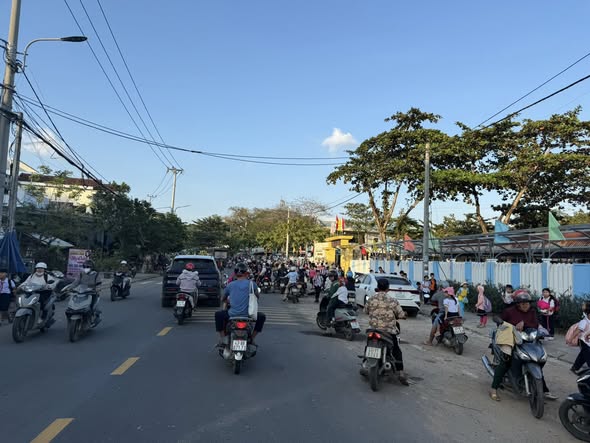 Đất nền Phú Thượng 400m² giá 1.75 tỷ - Sổ hồng chính chủ ngay gần trường học!