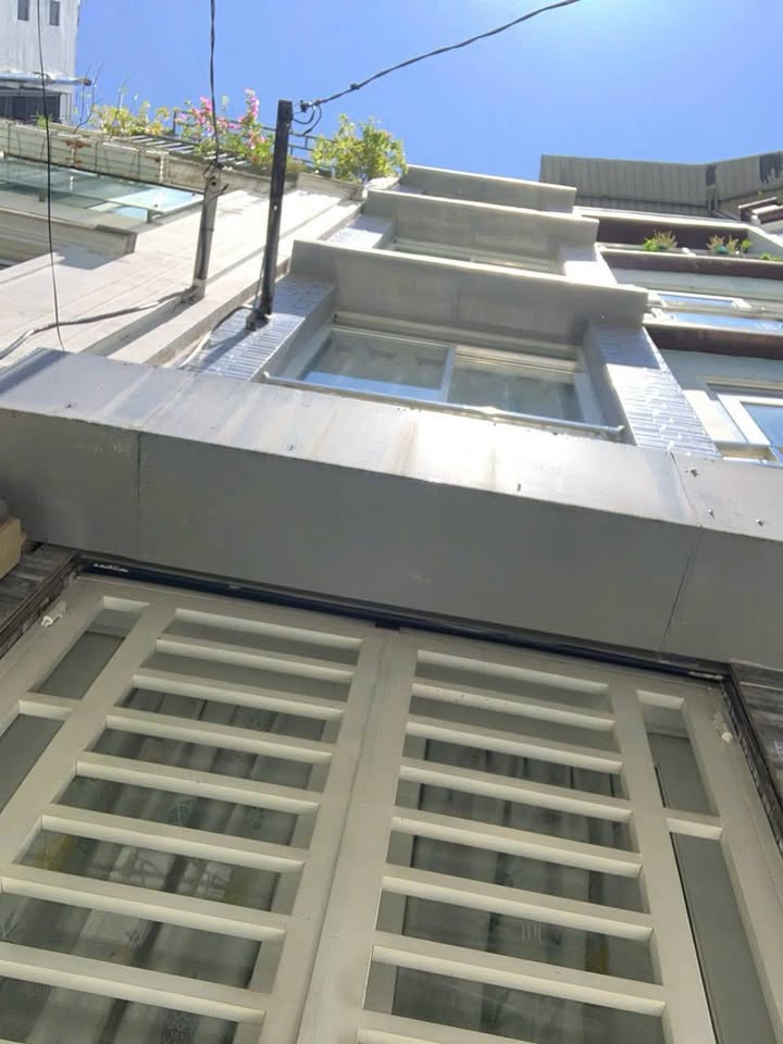 Nhà cho thuê đường Bùi Thị Xuân, Quận 1, 24m² giá 14 triệu - Nội thất đầy đủ, phù hợp ở ngay!