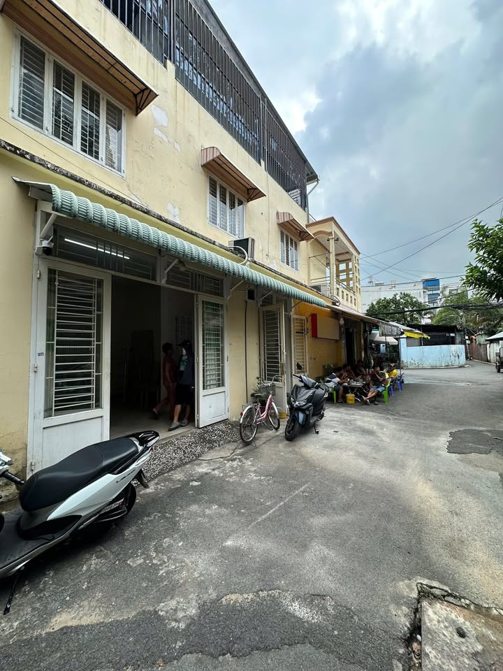 Nhà cho thuê mặt tiền Hoàng Hoa Thám, Bình Thạnh, 240m² - Diện tích lớn, phù hợp nhiều mô hình kinh doanh!